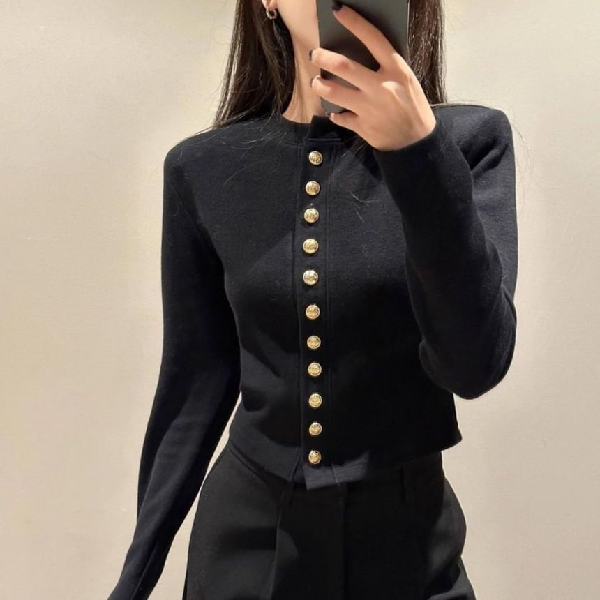 Hevnir - Lange mouwen ronde hals effen crop top met knoopjes