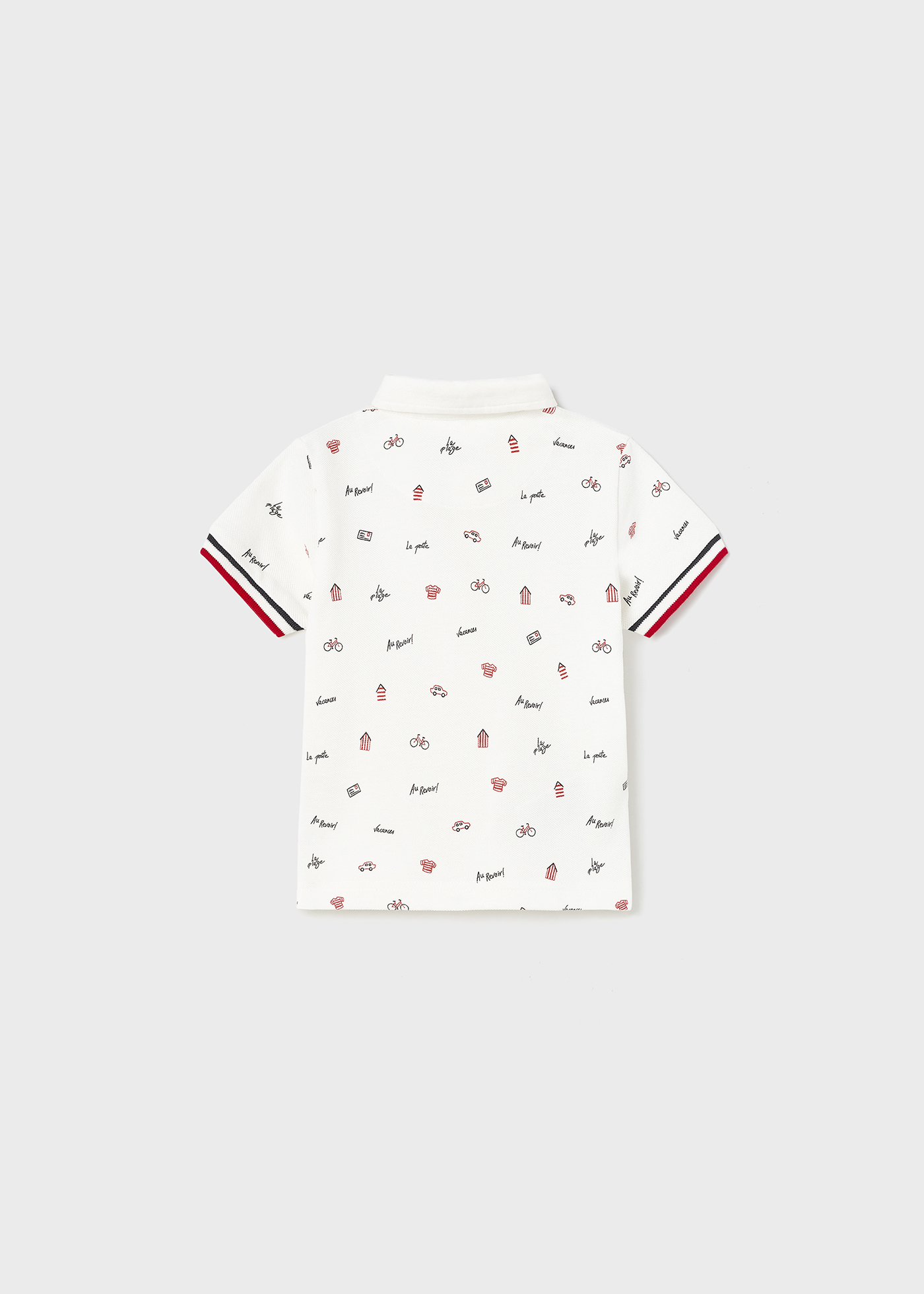 Camisa polo infantil de algodão com estampa e mangas curtas.