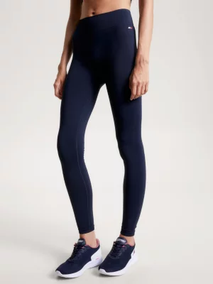 Calça legging esportiva essencial, comprimento total e modelagem justa.