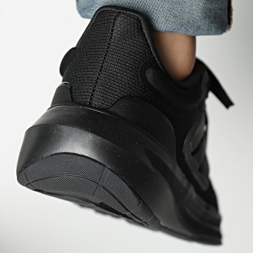 Baskets Ultrabounce Wide HP6685 Core Black Carbon