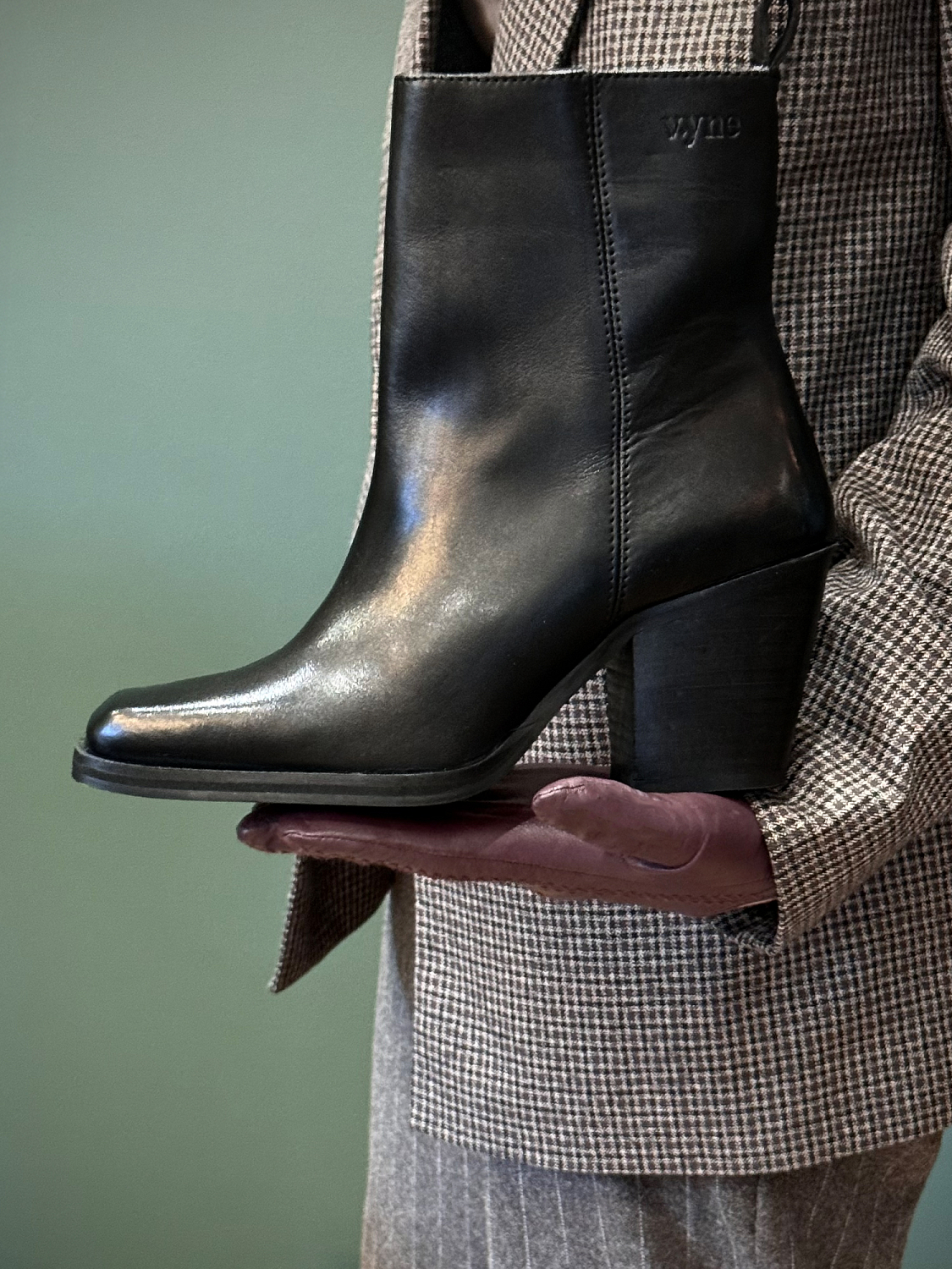 VYNE Asti Leather Boots Black