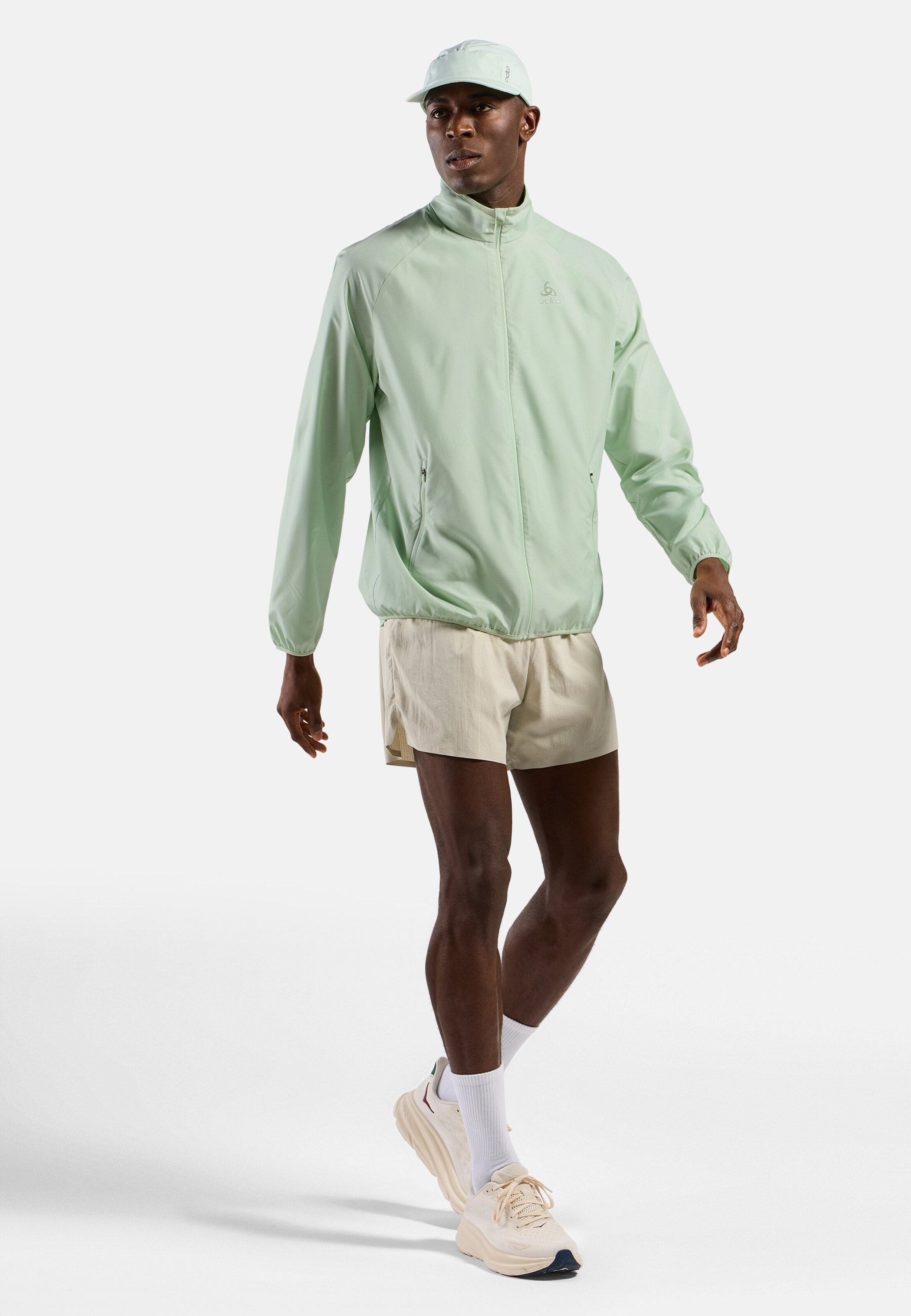 Essentials Light Laufjacke in ambrosia