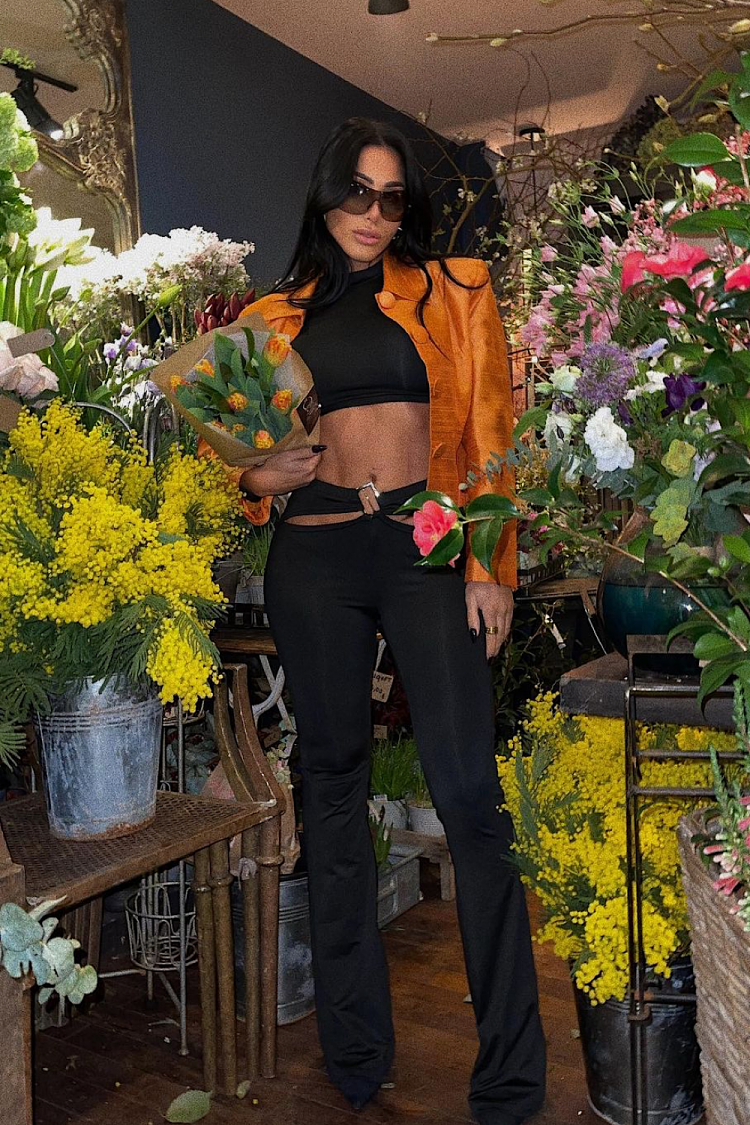 Ensemble noir Crop top + pantalon ajouré à la taille