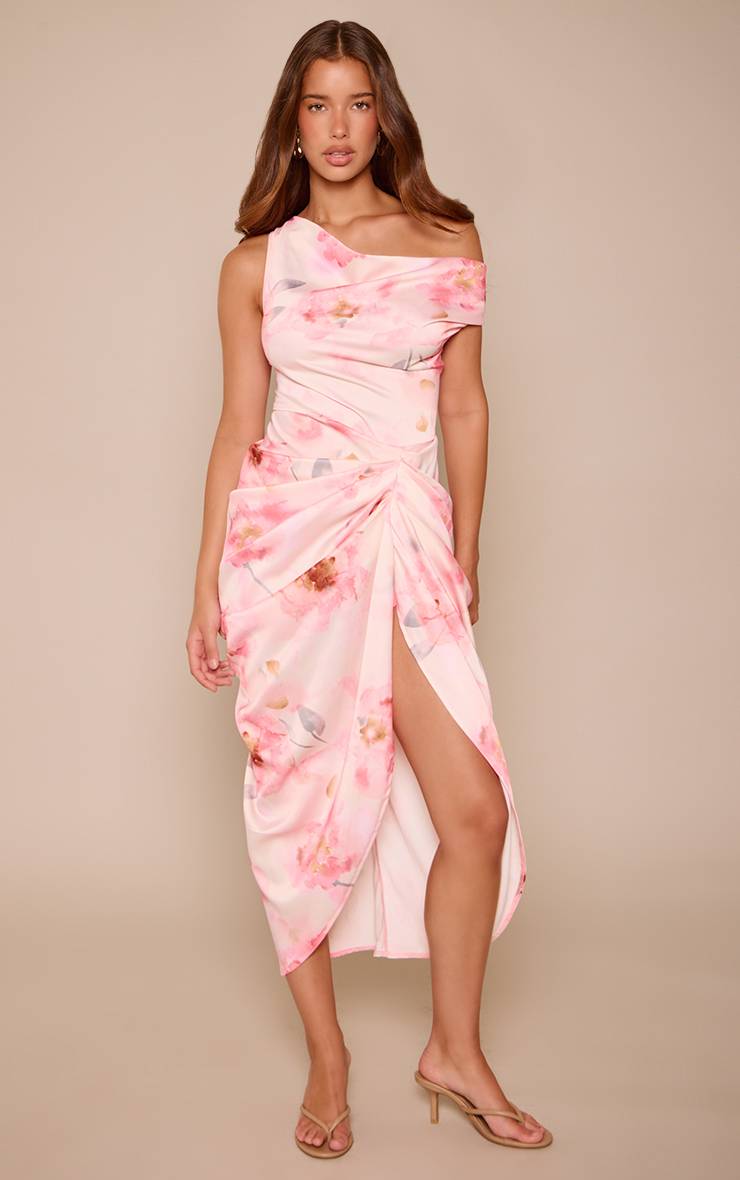 Rose Robe Midi Florale En Satin À Épaules Dénudées Avec Jupe Drapée