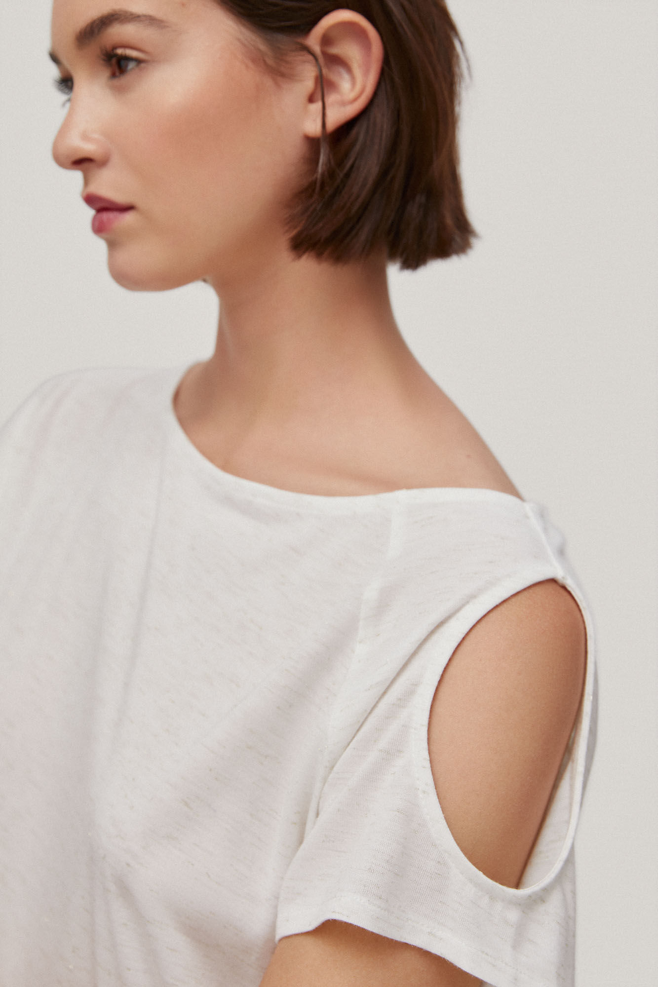 Camiseta com ombros à mostra - Amarela