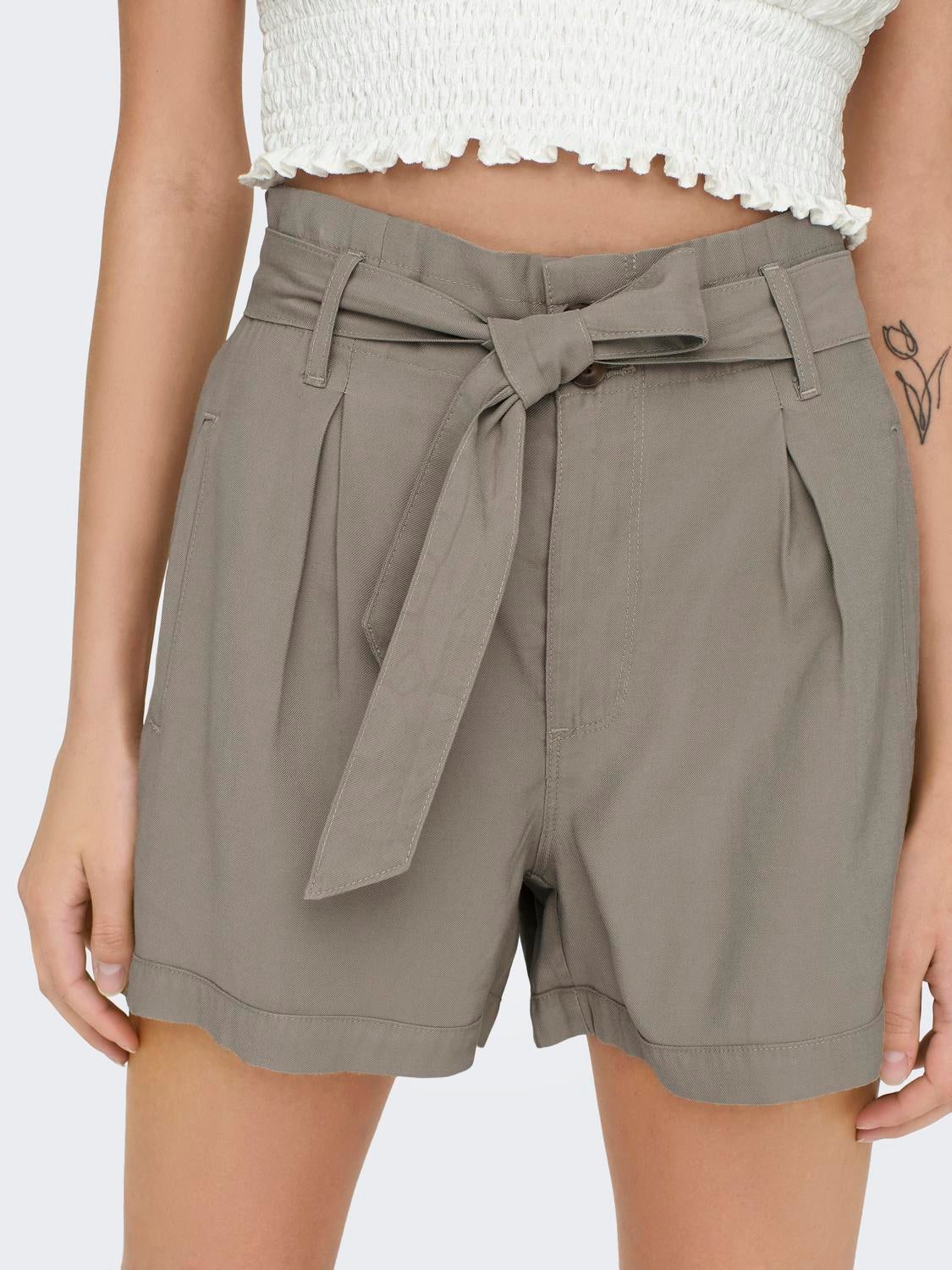 ONLARIS Hohe Taille Normal geschnitten Shorts Pure Cashmere