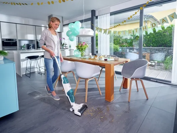 LEIFHEIT Regulus Aqua PowerVac, wet and dry vacuum cleaner (white / turquoise)