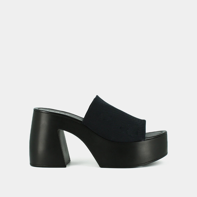 Mules à bouts ouverts et plateformes  en lycra noir