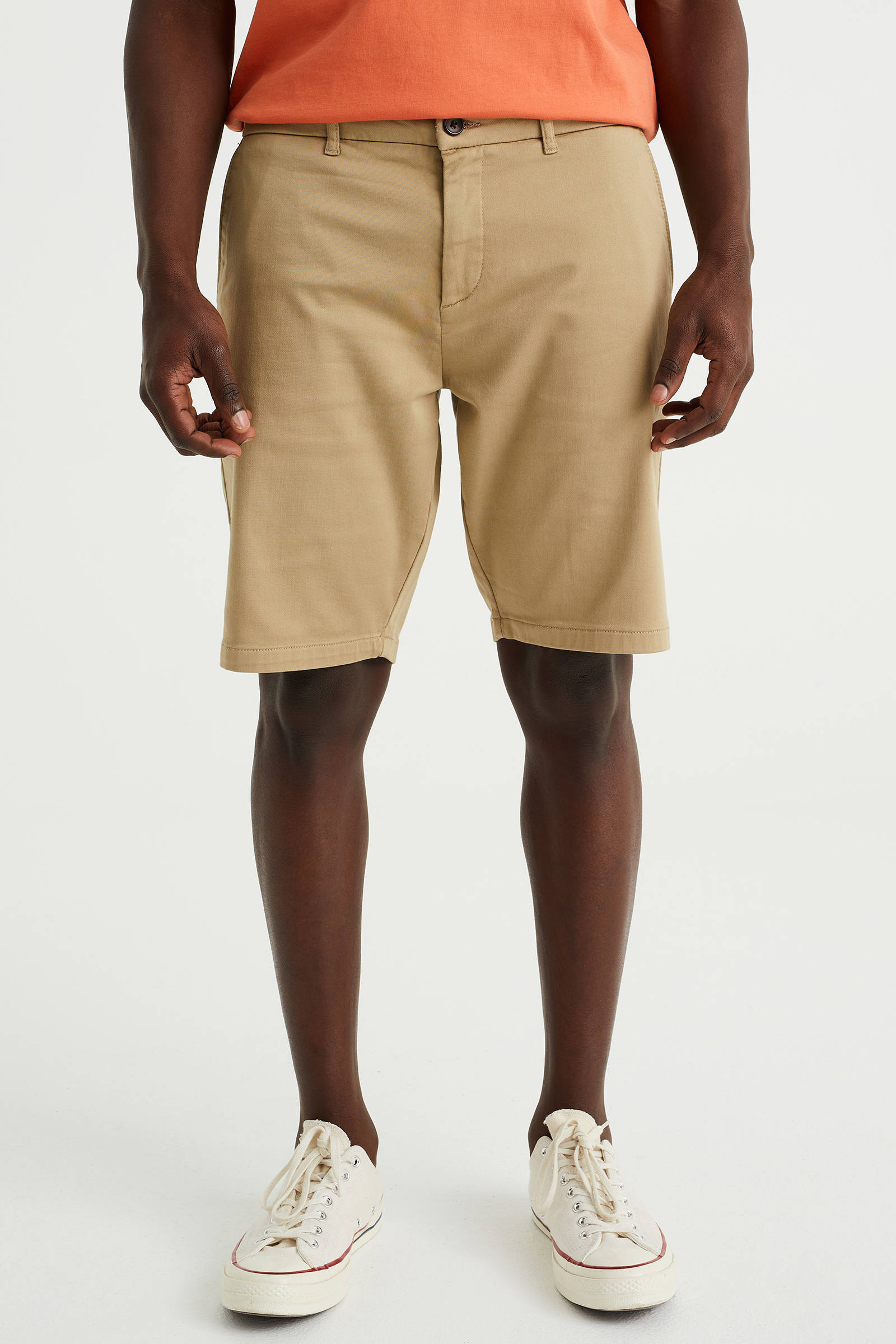 WE Fashion straight fit short greige
