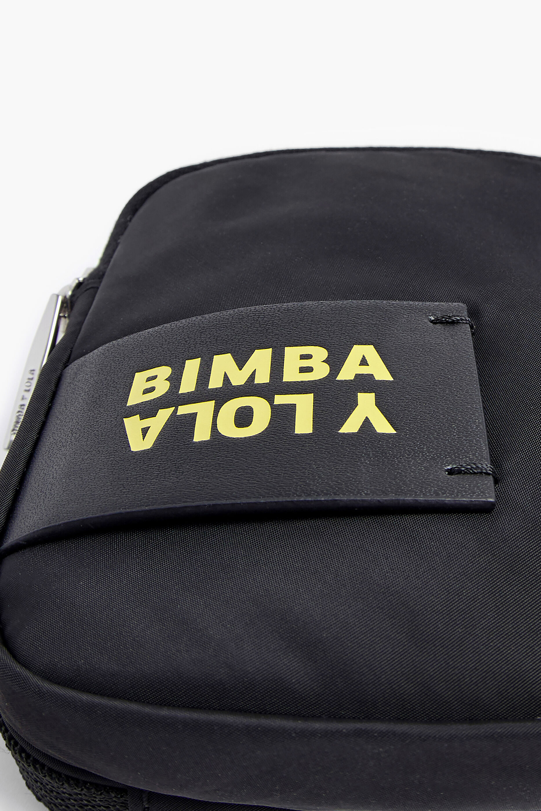 Bolsa pequena de náilon preta