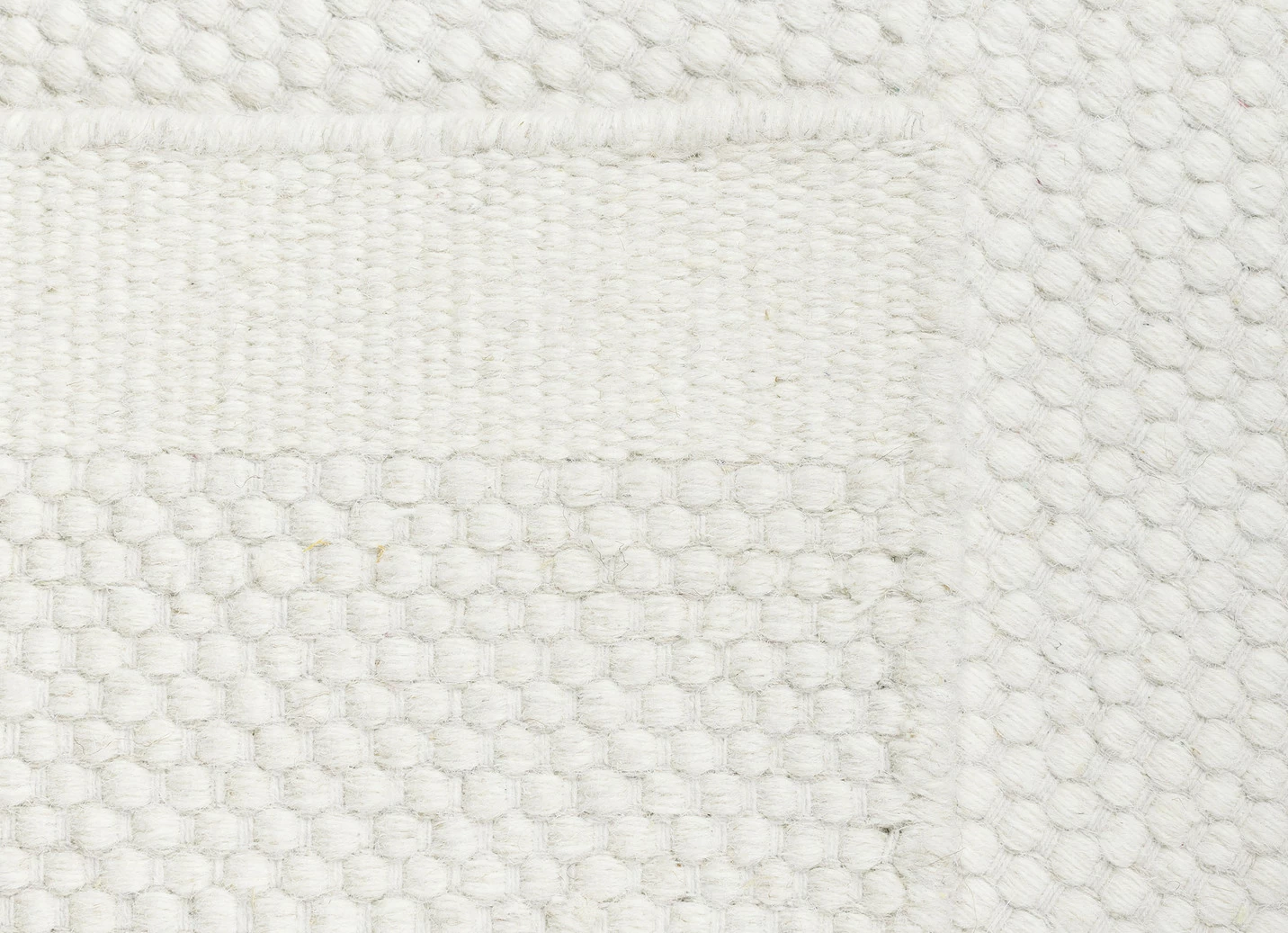 Brücken und Teppiche aus feuchtigkeitsregulierender Naturfaser