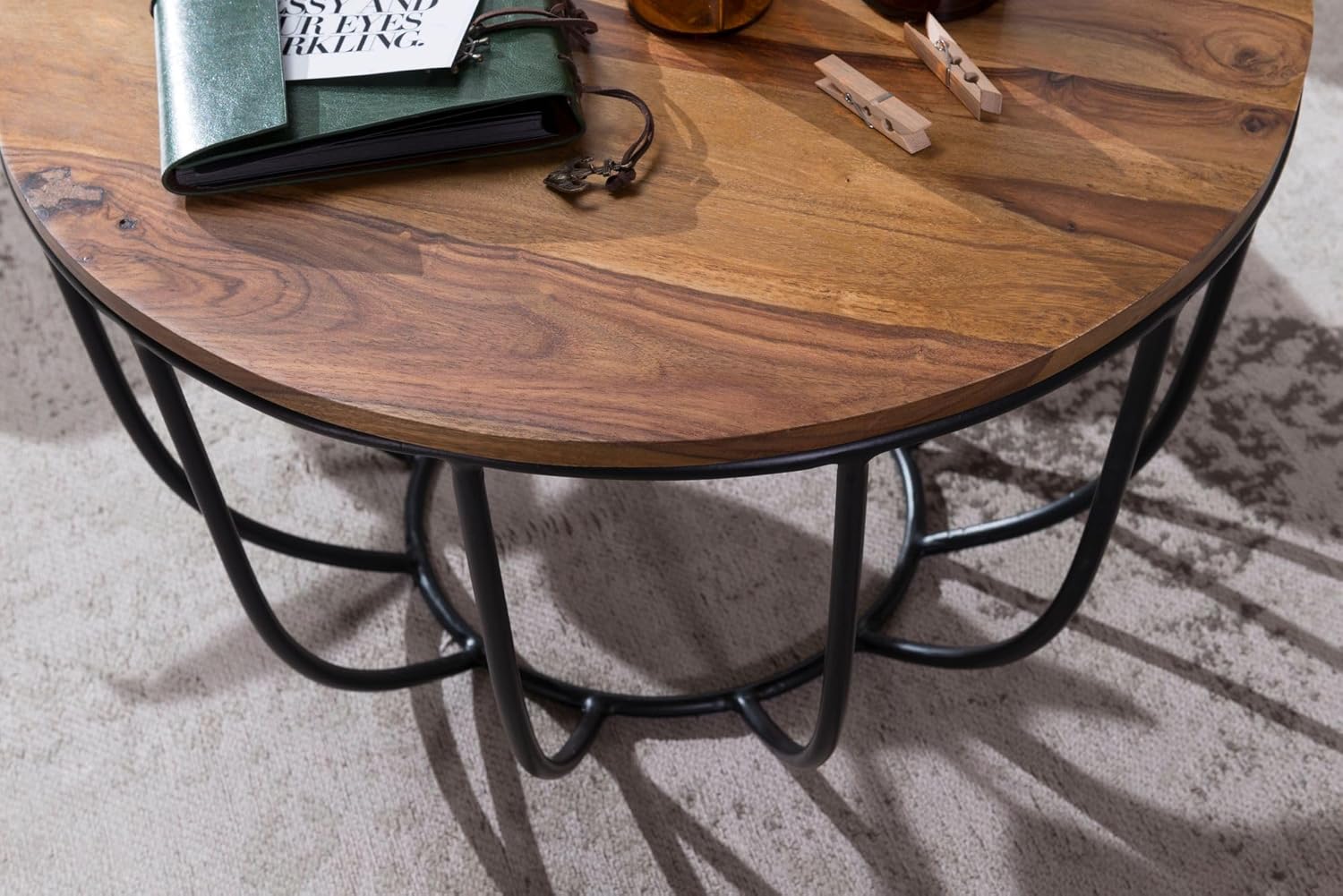 FineBuy Couchtisch Sheesham rund Ø 60 cm – Wohnzimmertisch aus Massivholz mit Metallgestell – Handgefertigter Sofatisch im modernen Industrial Design Braun