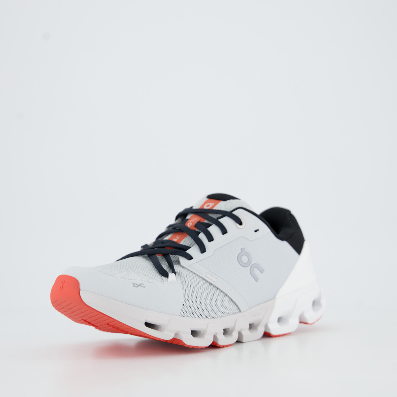 ON CLOUDFLYER 4