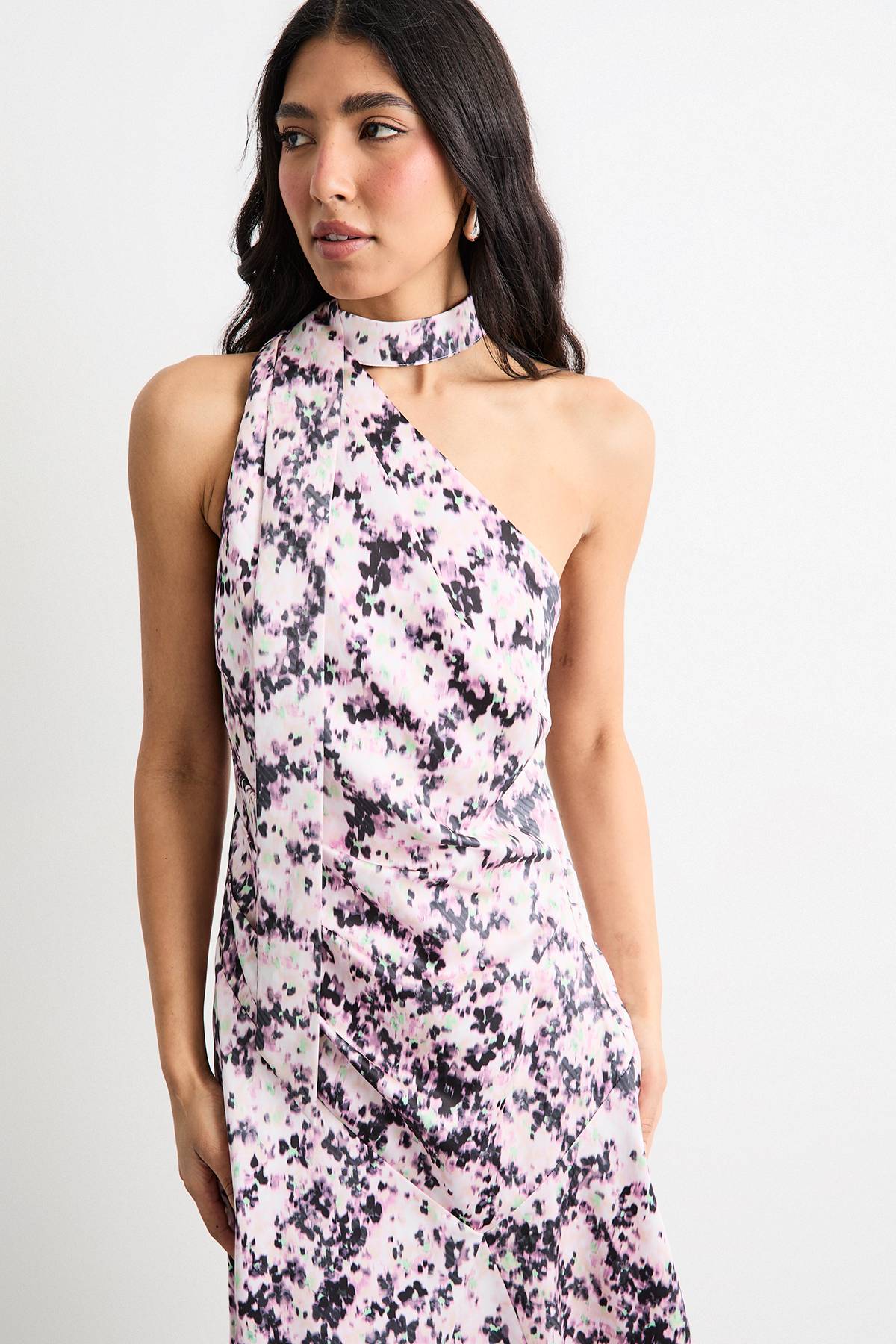 Warehouse Robe Maxi Asymétrique en Satin avec Foulard Noué Imprimé