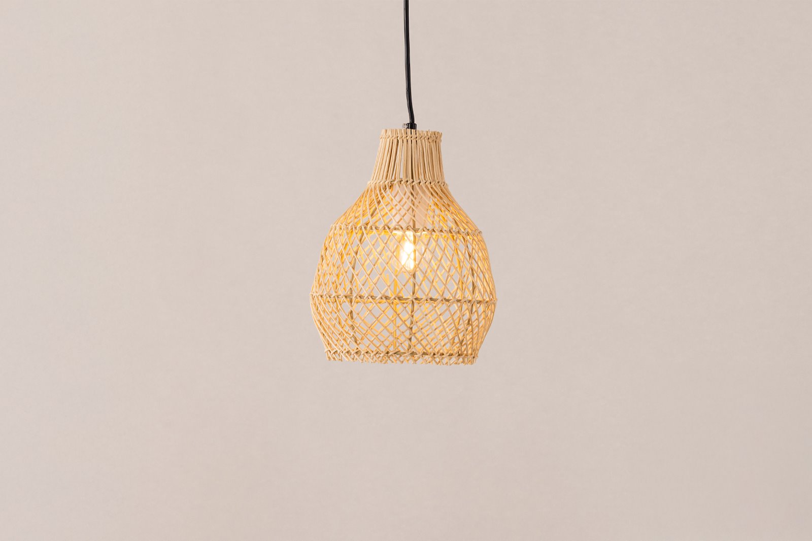 Varekil taklampe Skjerm i rotting med sort ledning