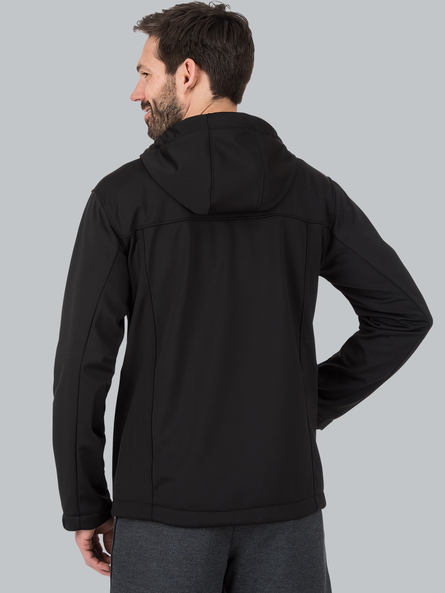 Klassische Softshell–Kapuzenjacke Schwarz
