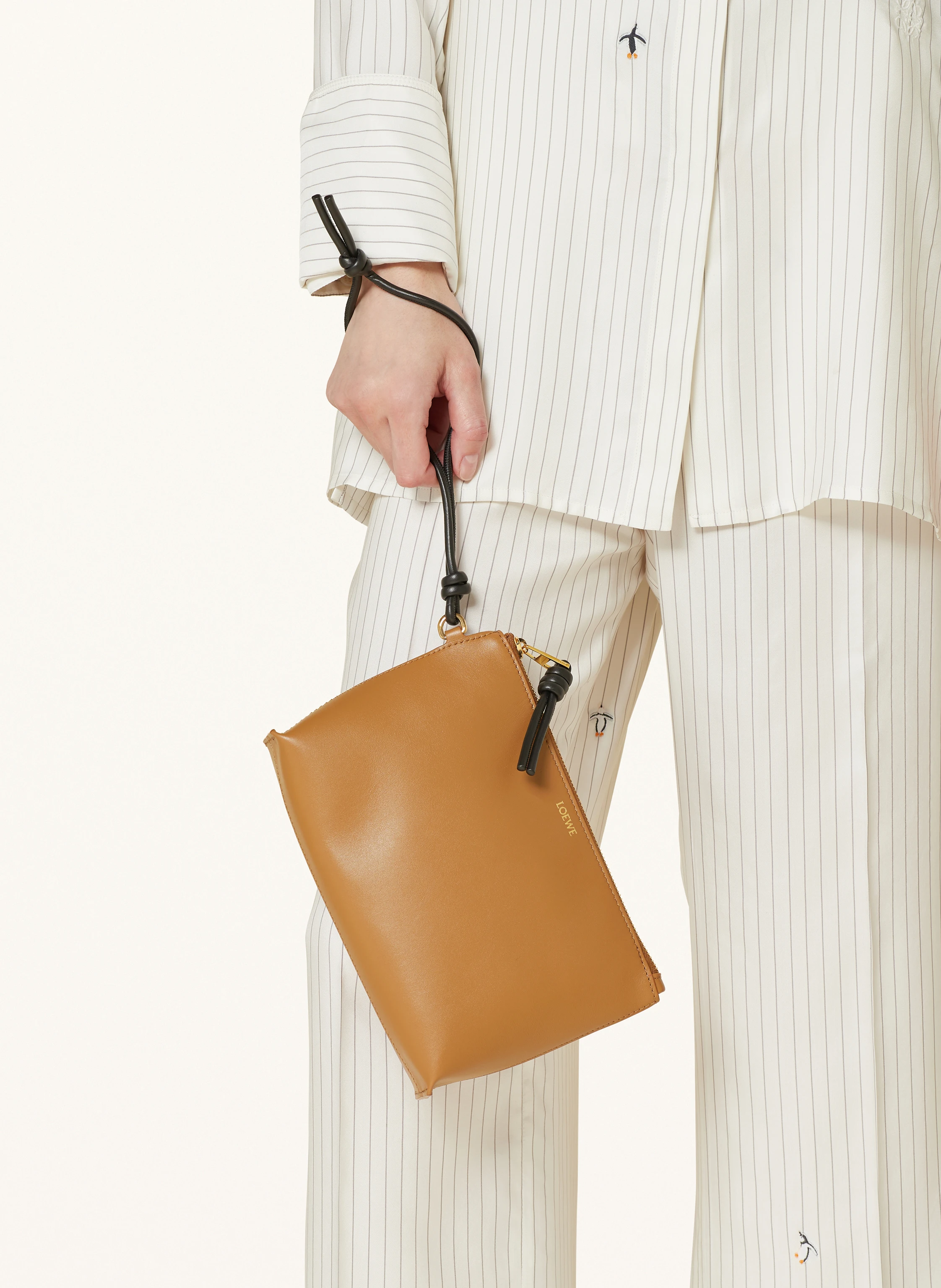 LOEWE Pouch KNOT T