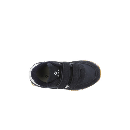 Tênis infantil Victoria Astro em nylon com detalhes em tom sobre tom e fechamento duplo em velcro.