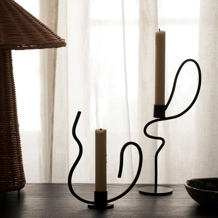 Ferm Living - Valse Kerzenständer niedrig, schwarz