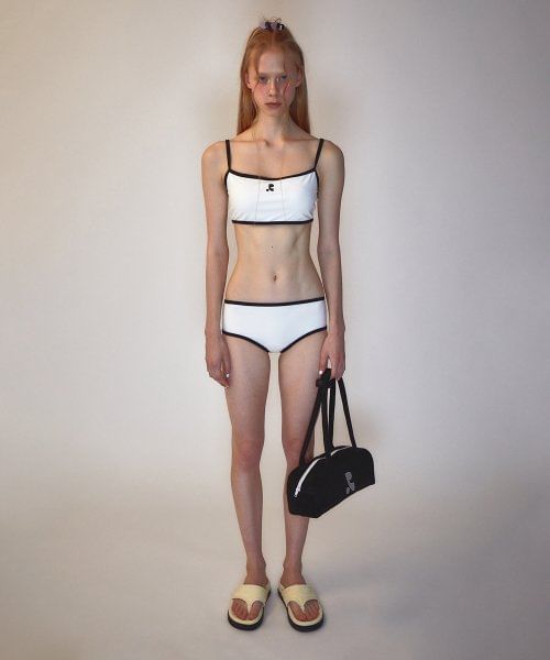 Maisee - Set: Bikinitop met contrasterende rand + broekje