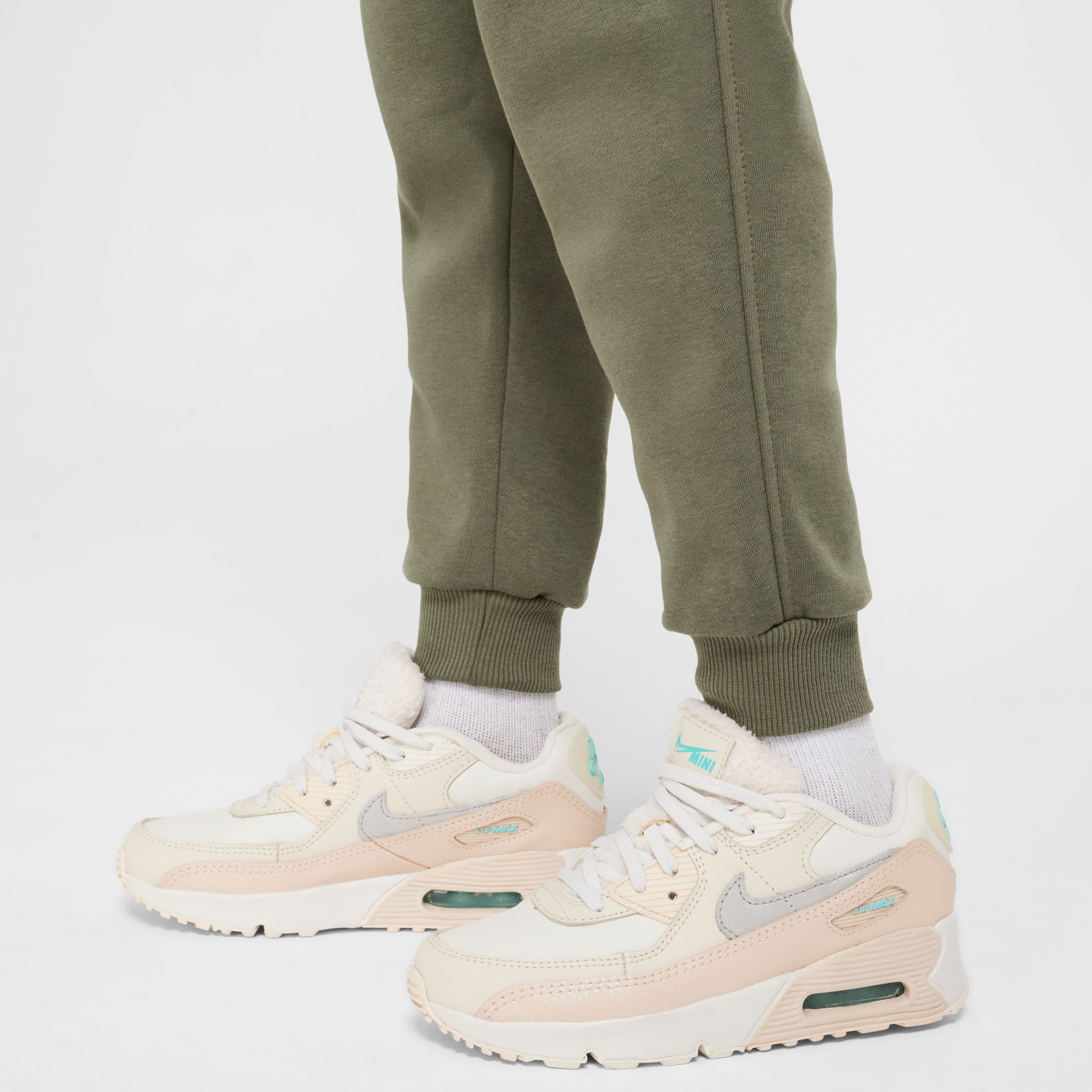Nike Sportswear Club Fleece Joggingbroek Kids Olijfgroen Wit