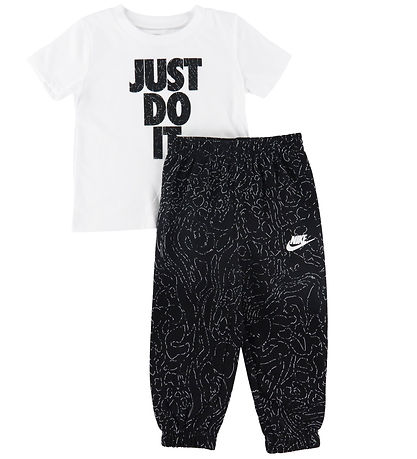 Nike Set - T-Shirt/Jogginghosen - Schwarz/Weiß