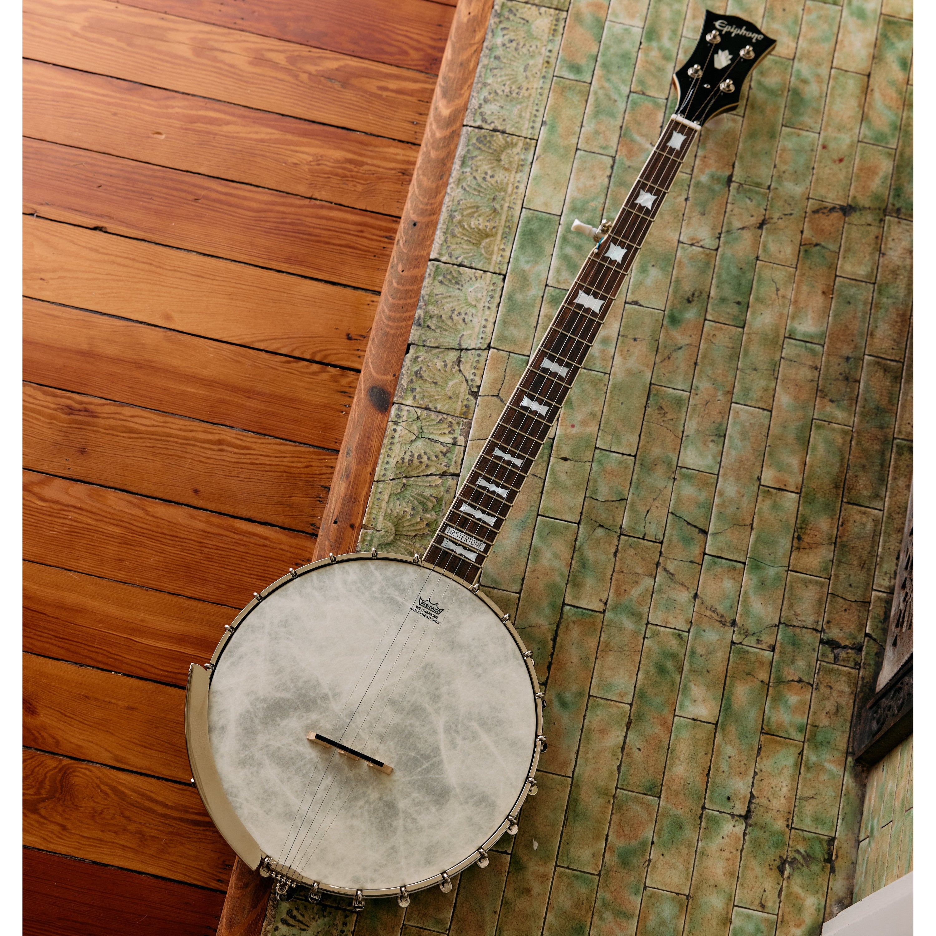 Epiphone Mastertone Bowtie Open Back Banjo Natural 5-snarige banjo met premium gigbag
