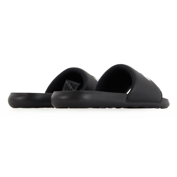 NIKE VICTORI ONE