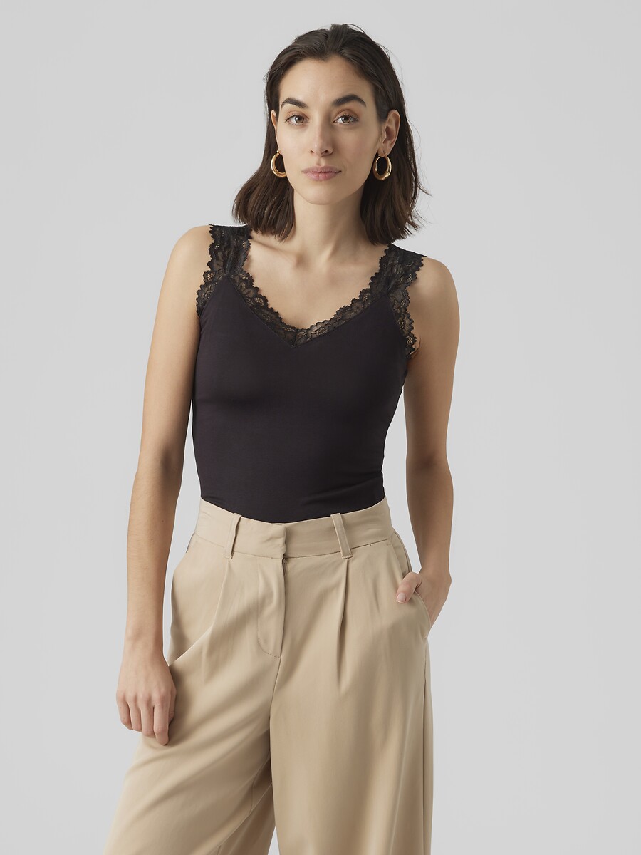 VERO MODA<br>Sutiã com alças largas de renda