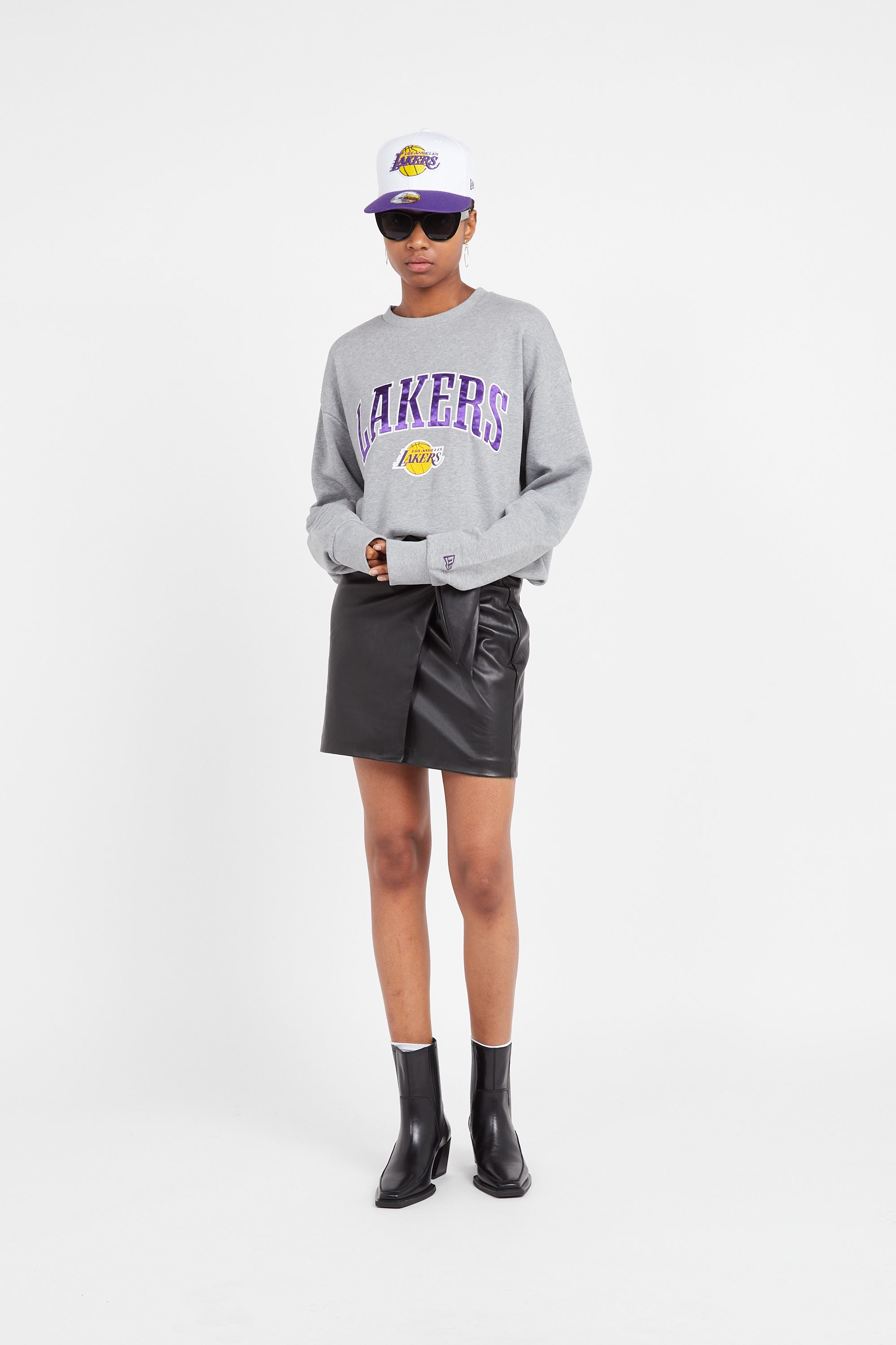 NEW ERA Hoodie BA APPLIQUE CREW Gris