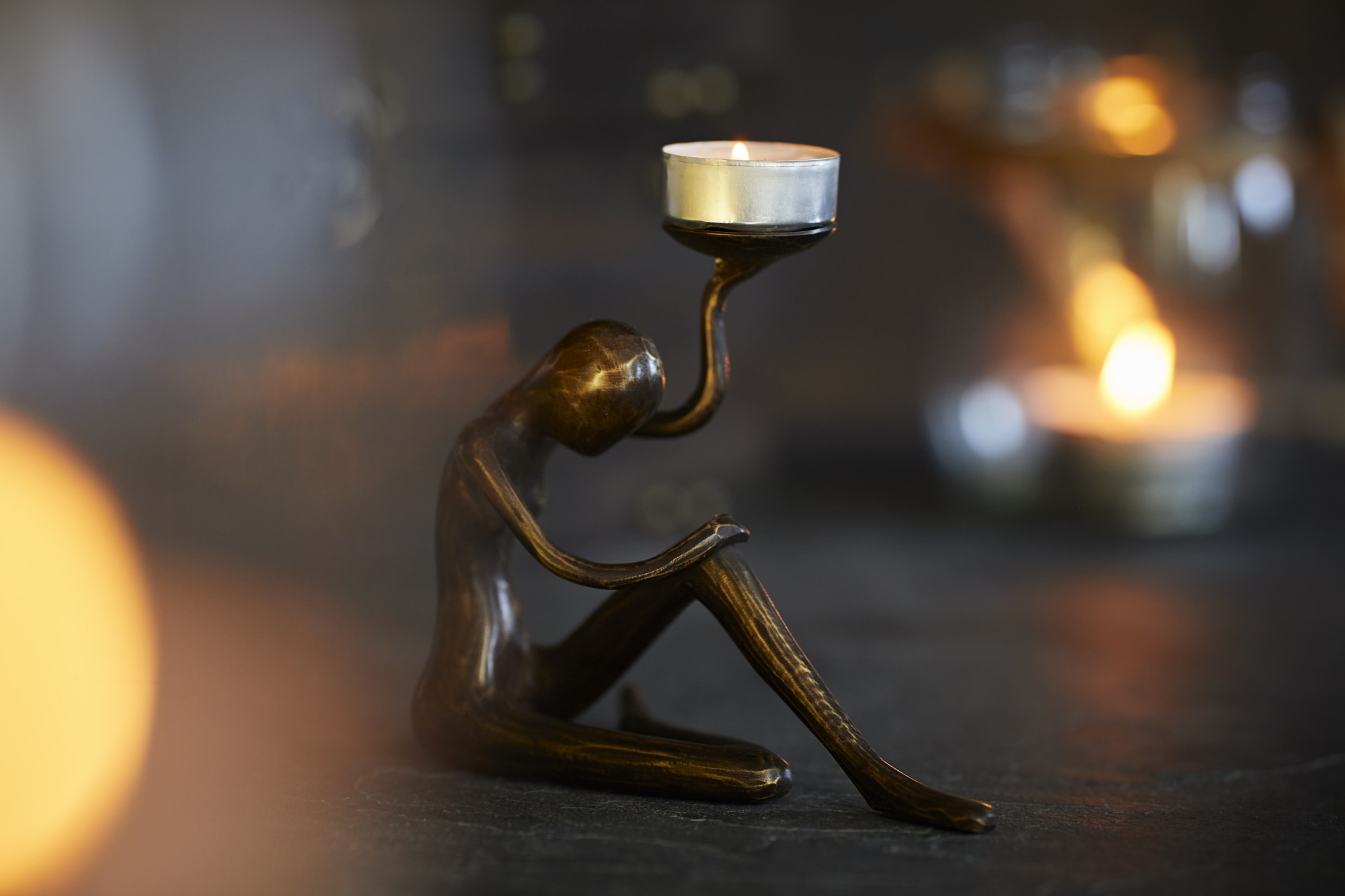 Teelichthalter 'Ballerina', aus Bronze, H 13,5 cm, T 7 cm, B 13 cm von fischer's lagerhaus