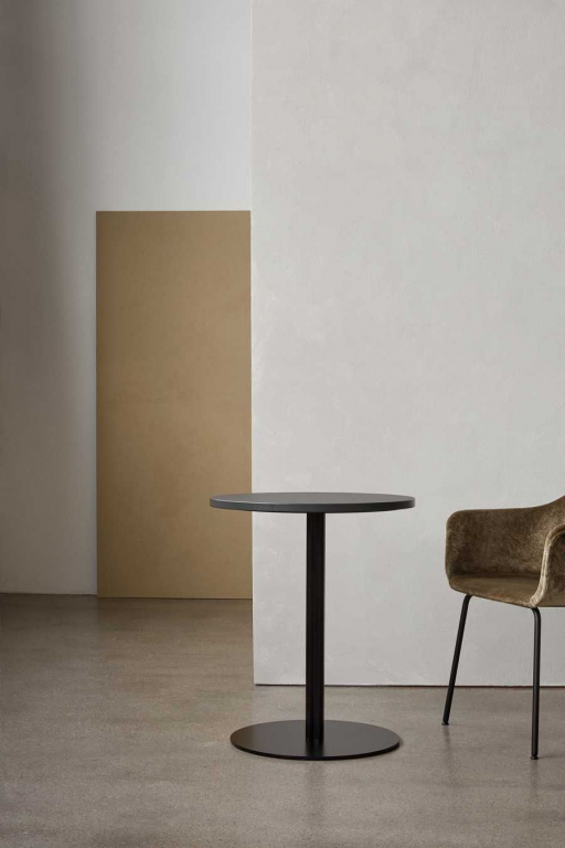 Audo Copenhagen Harbour Column tafel Ø60 zwart eiken