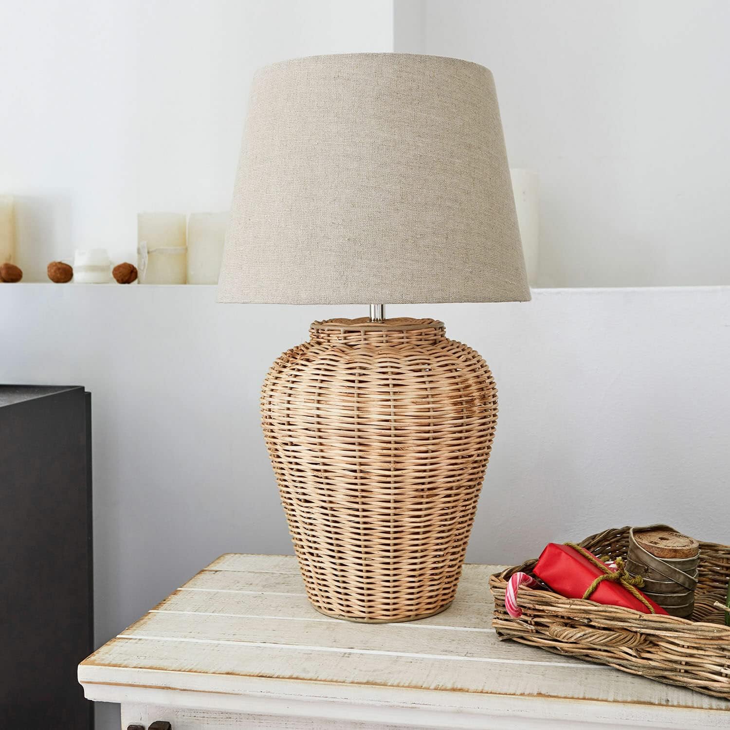 LOBERON Tischlampe Ernée, von Hand Gefertigt, Eleganter Look, Warmes & Gedämpftes Licht, Tischleuchte, Wohn-Accessoire, Eisen, Rattan, Leinen, beige
