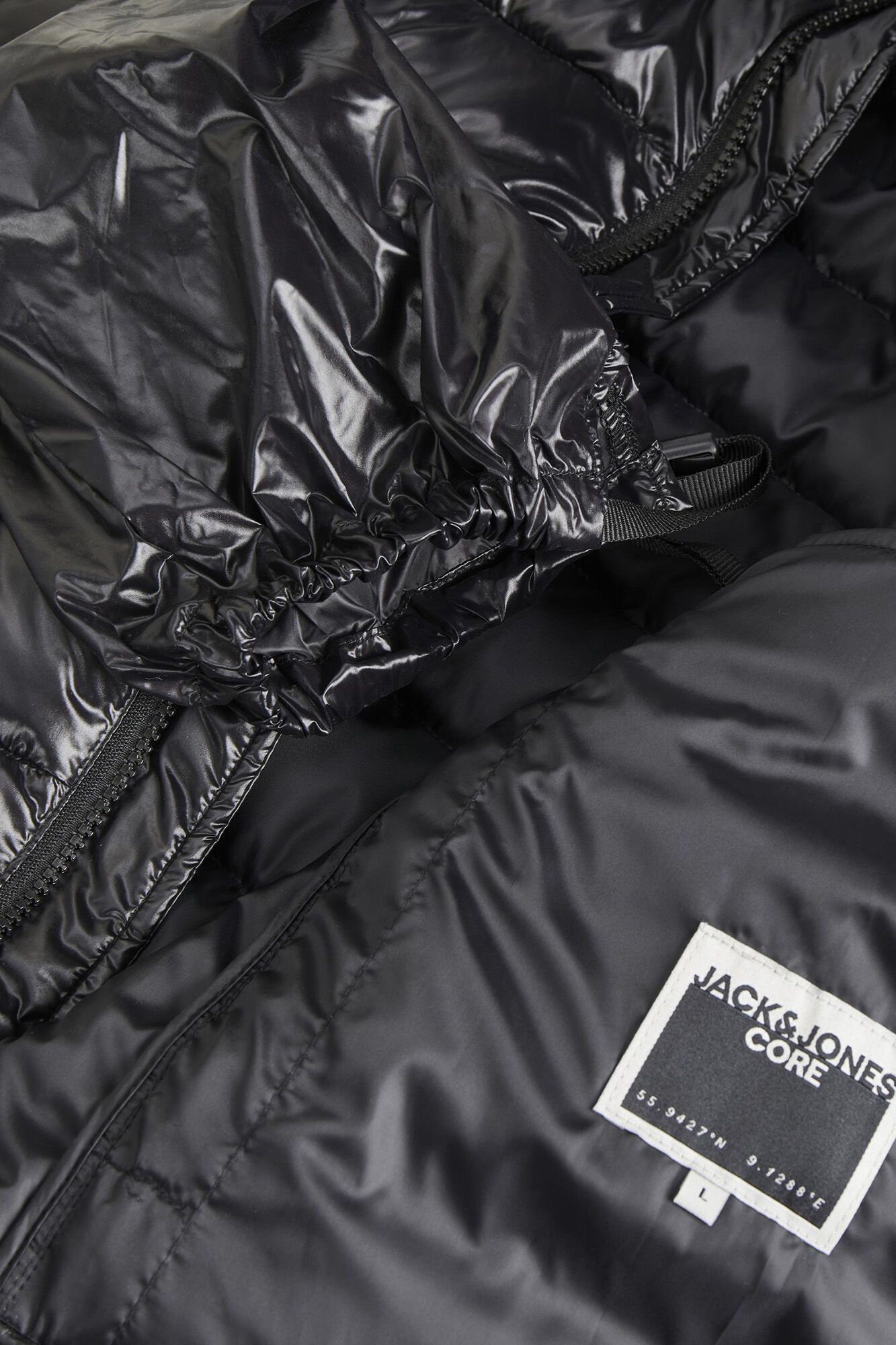 Colete acolchoado feito de poliéster reciclado