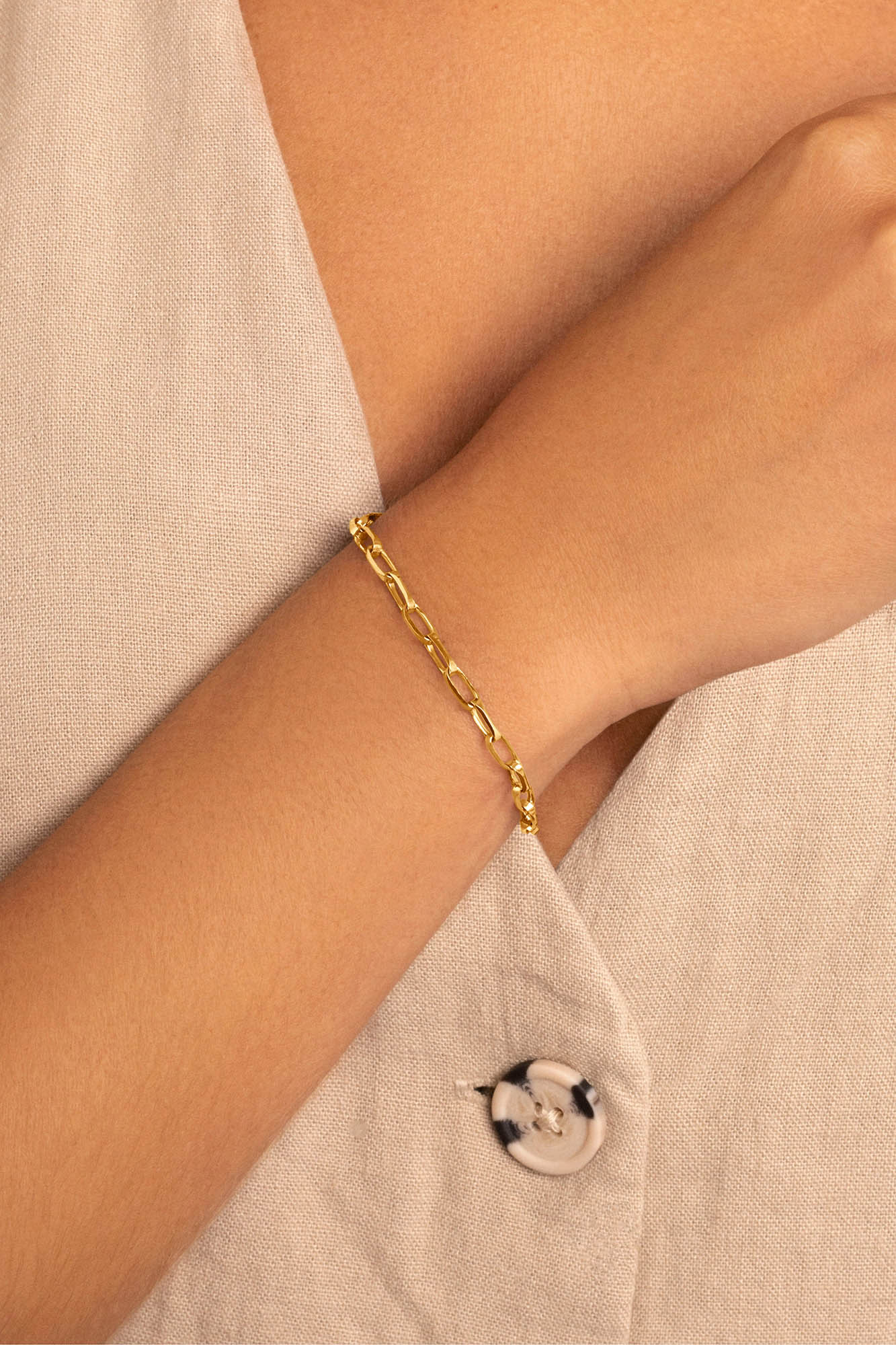 Pulseira oval elegante banhada a prata e ouro