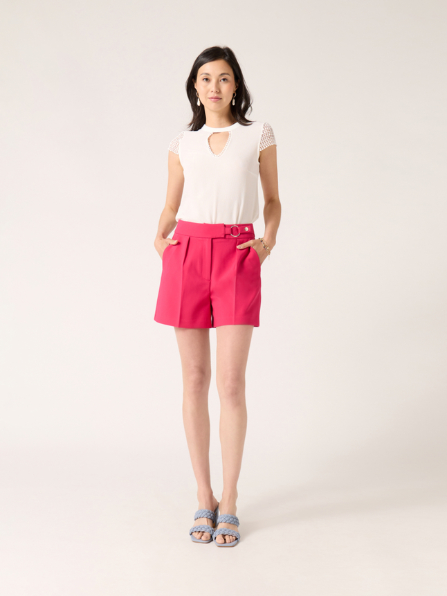 Short taille haute détail côté