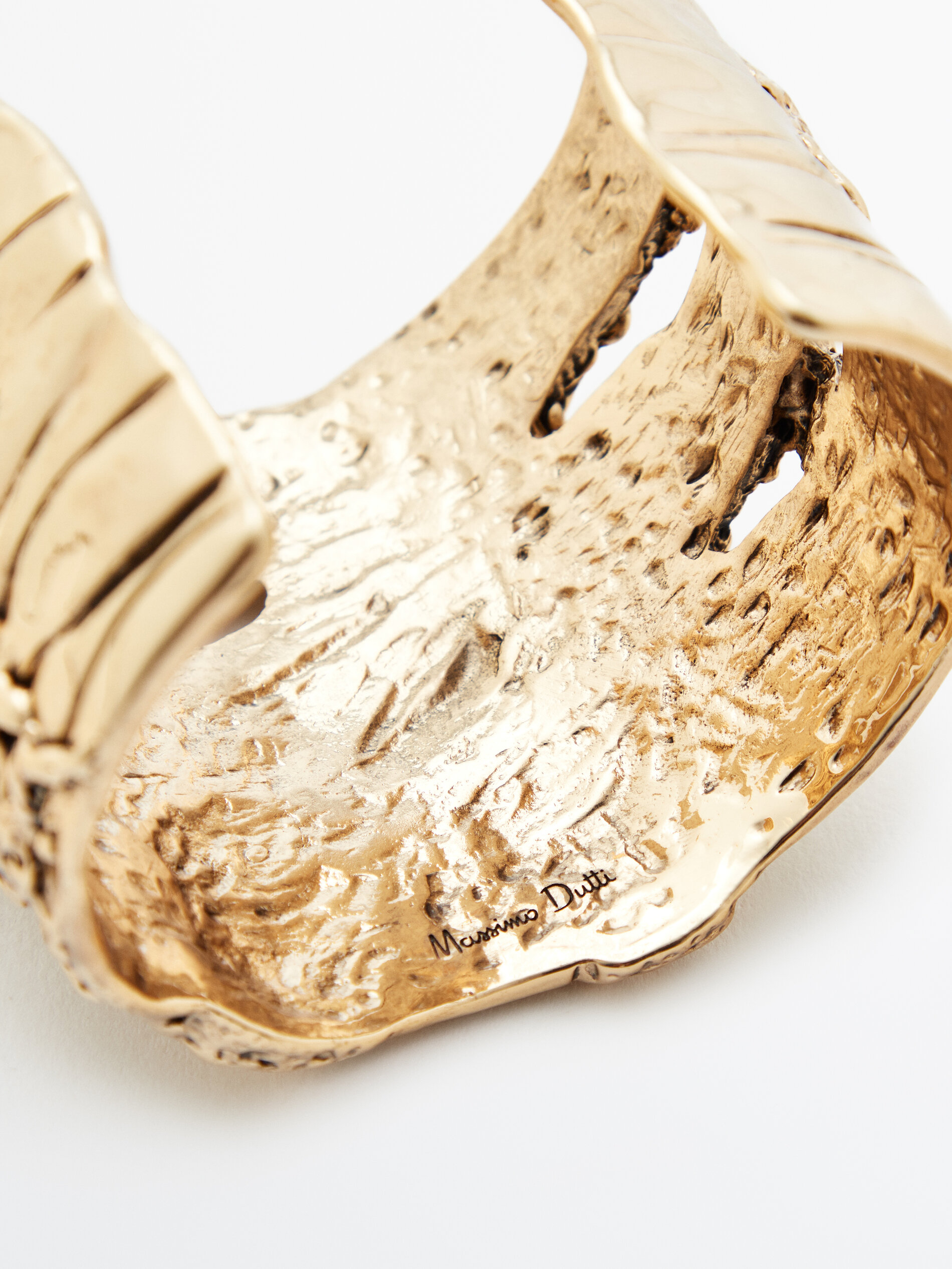 Pulseira rígida com textura banhada a ouro - OURO