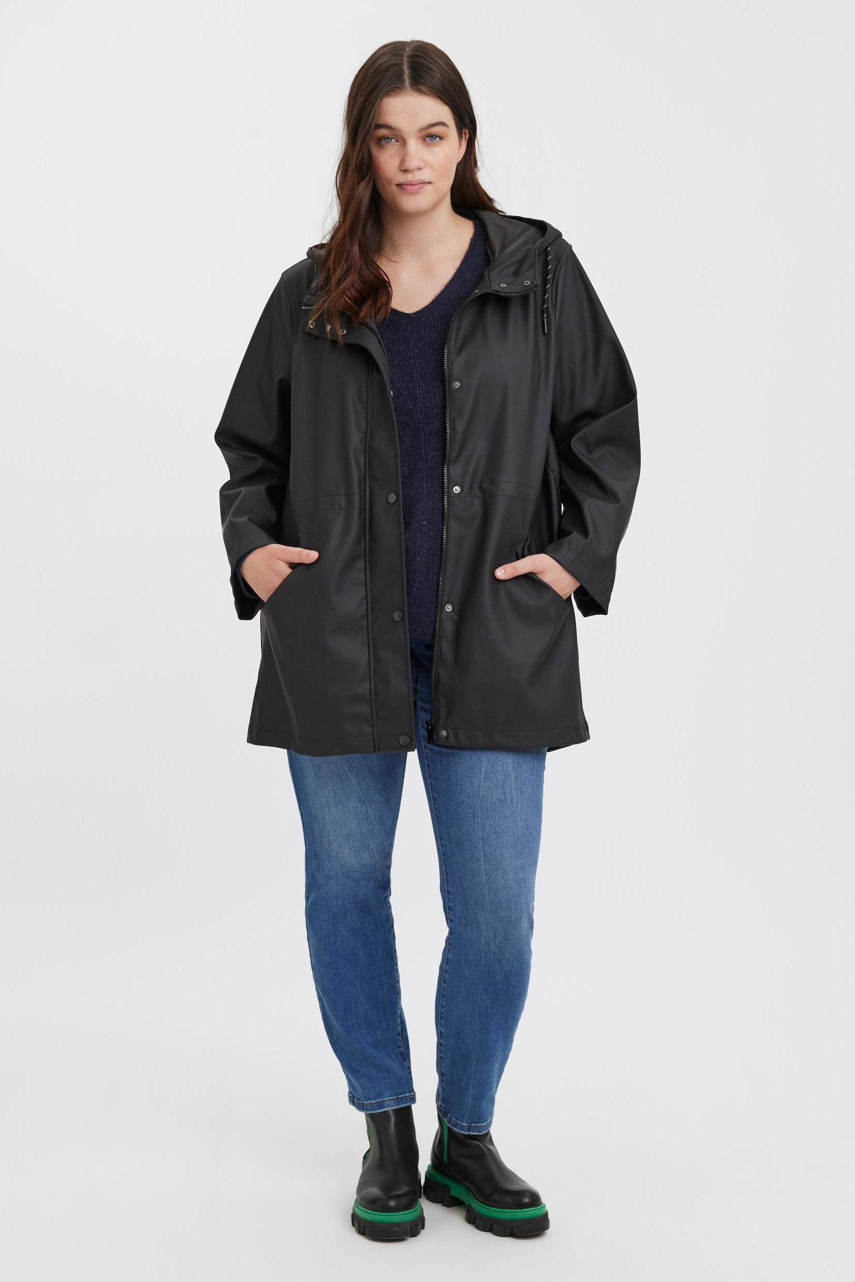 VERO MODA CURVE coated regenjas VMMALOU zwart