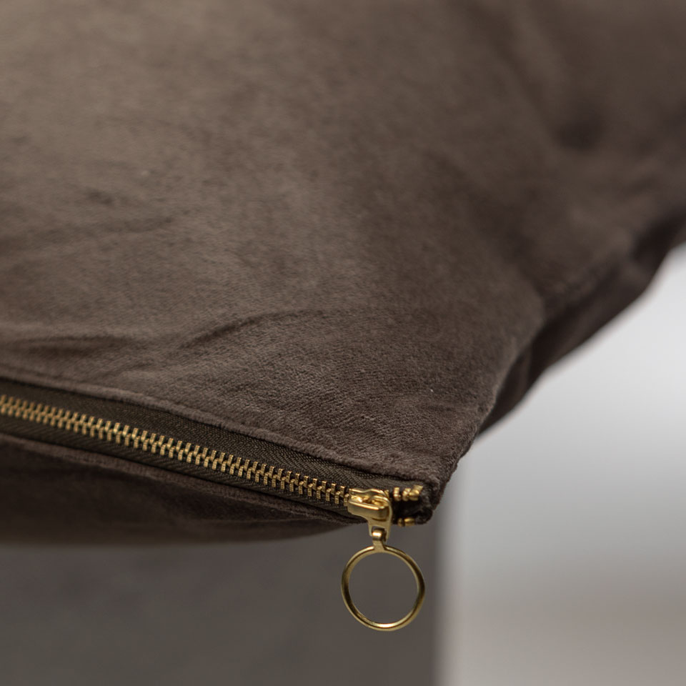 Kussen Gold Zipper Charcoalbrown