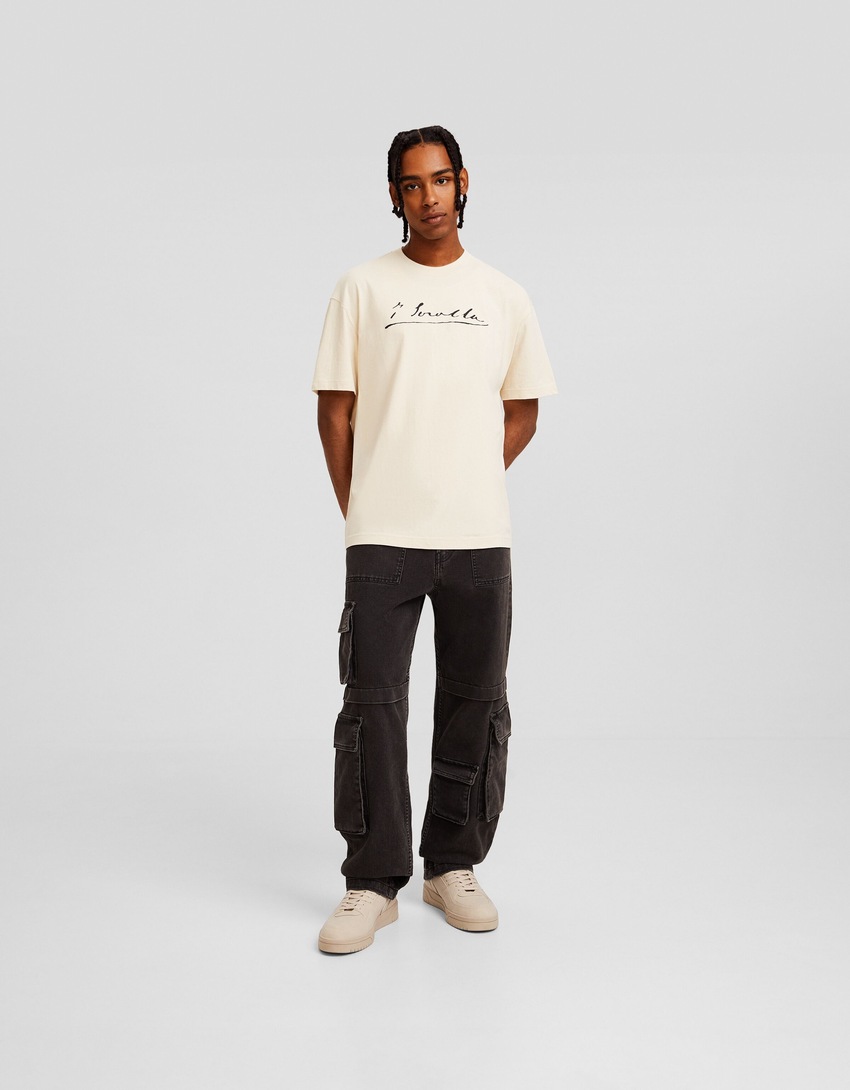 Camiseta de manga curta com estampa Joaquín Sorolla e modelagem quadrada.