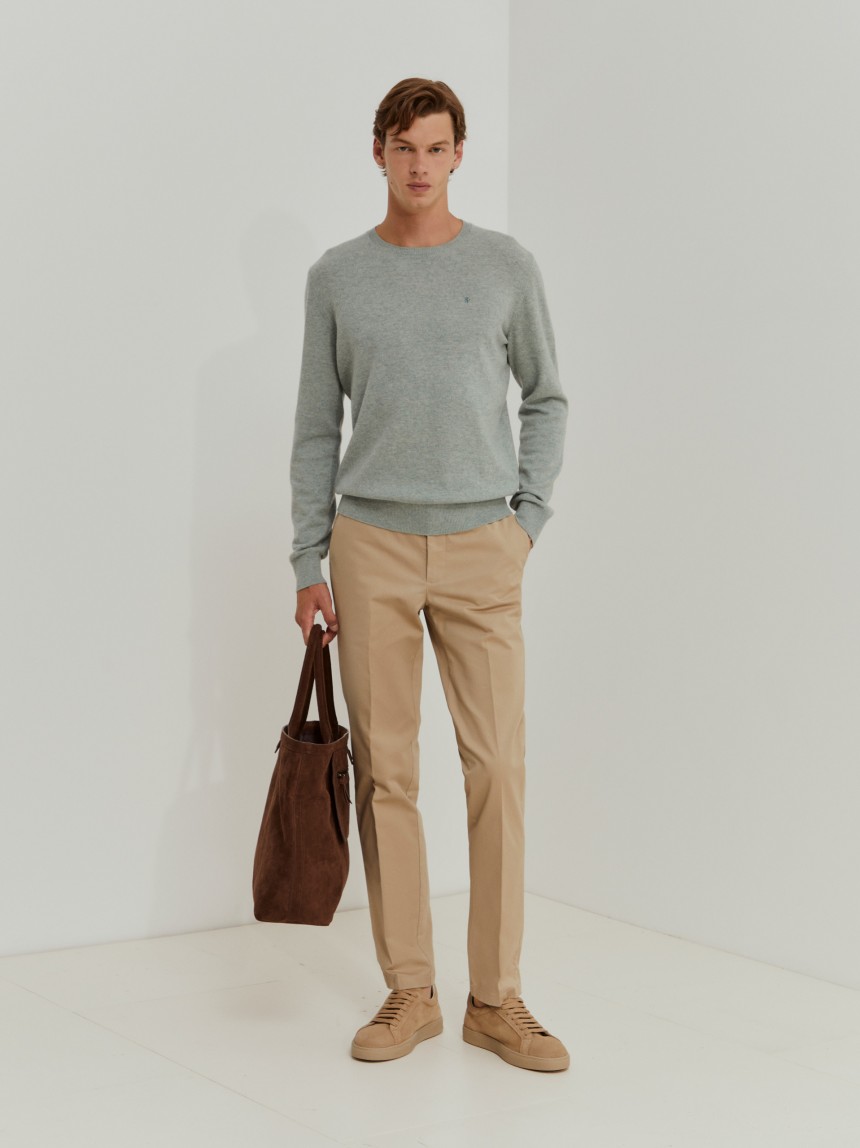 Calças chino slim fit vincadas