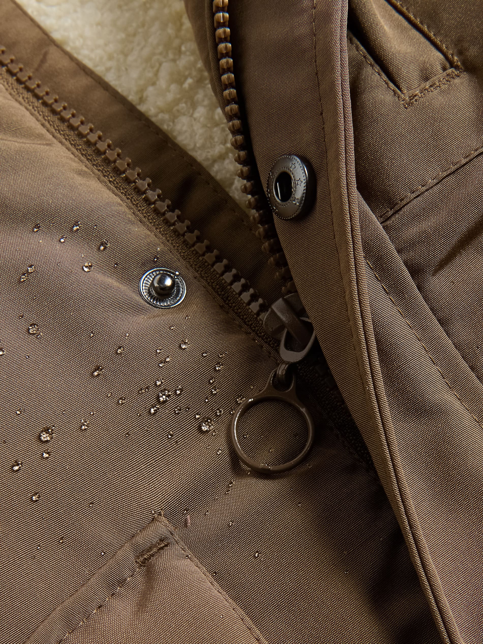 Bunte Jacke mit Kapuze