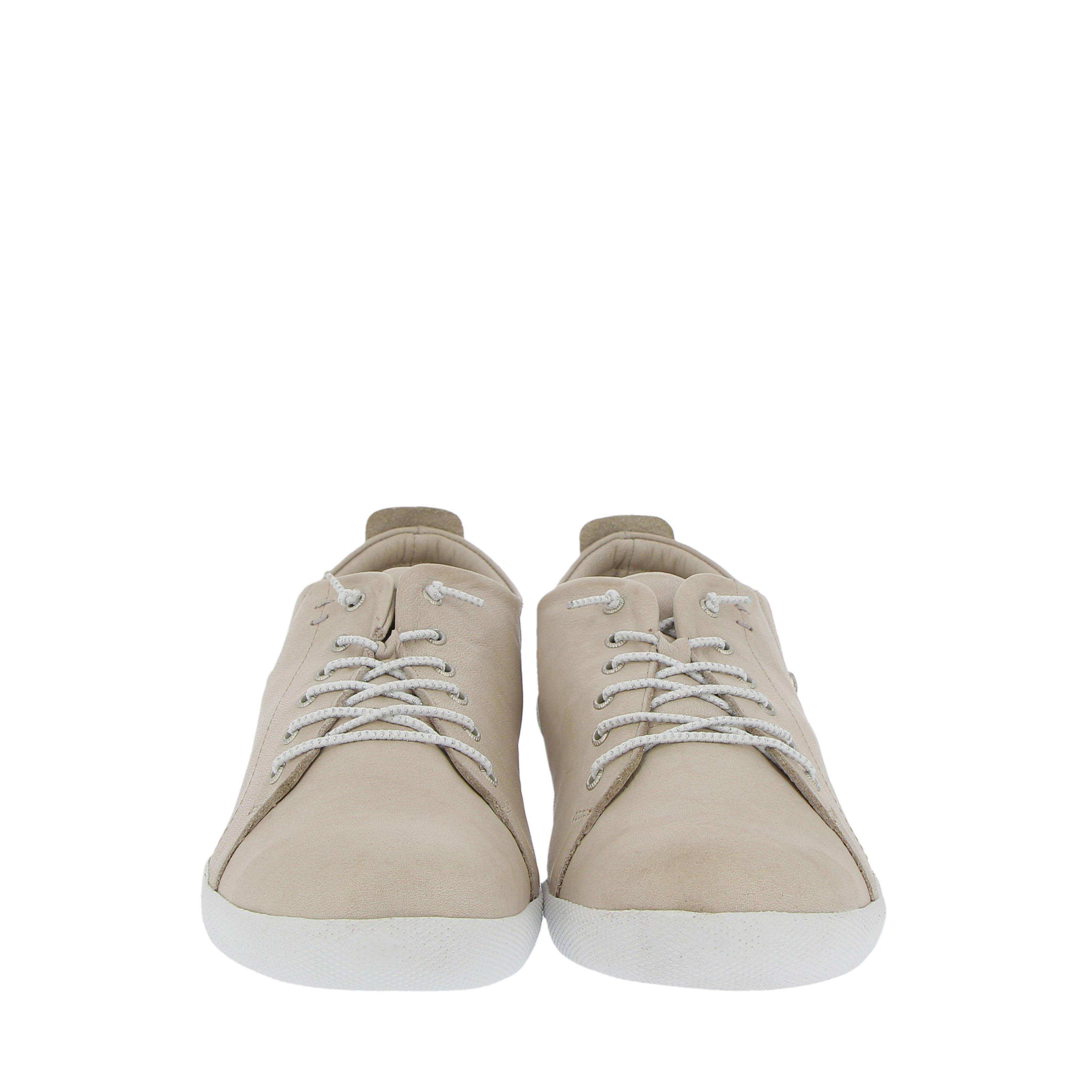 Schnürschuhe mit elastischer Schnürung