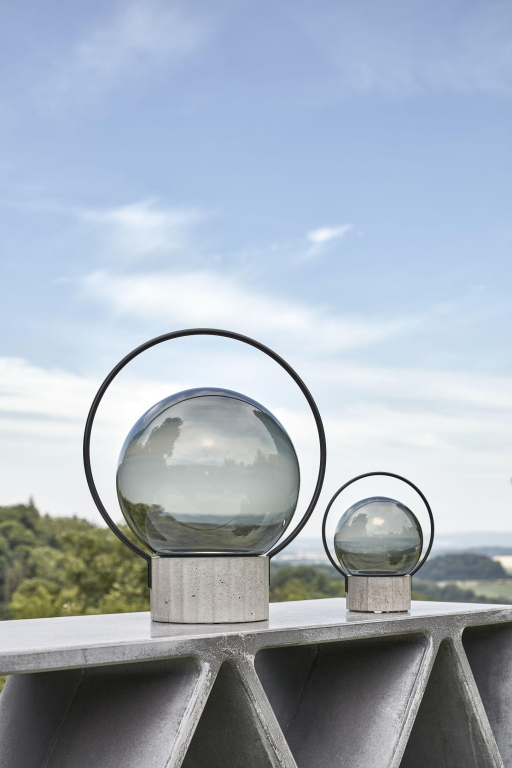 Brokis Sfera tafellamp LED oplaadbaar small rookgrijs zwart naturel