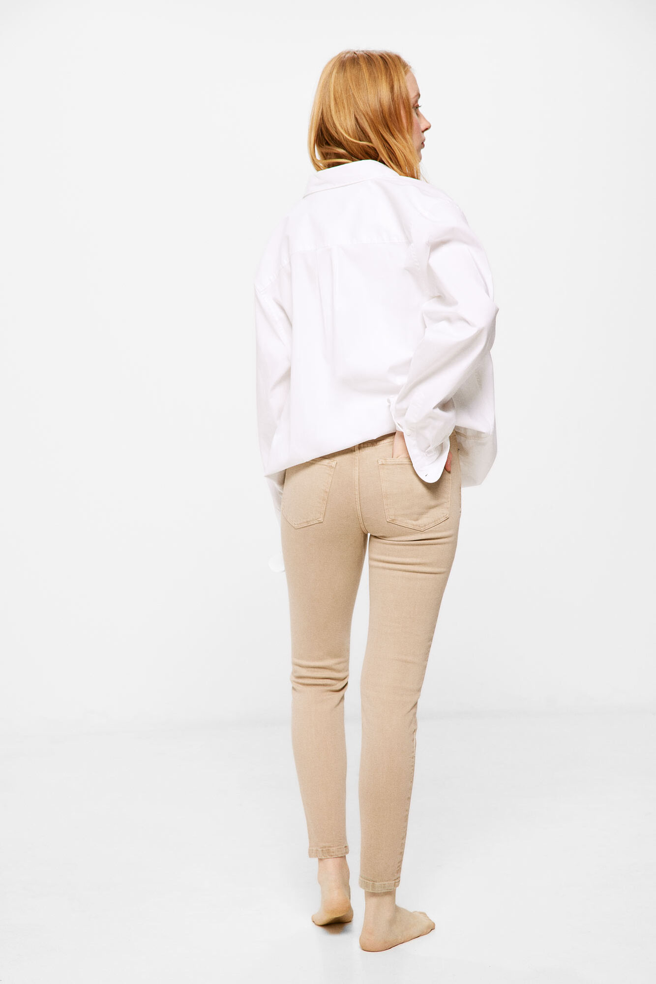 Calça jeans cropped slim colorida