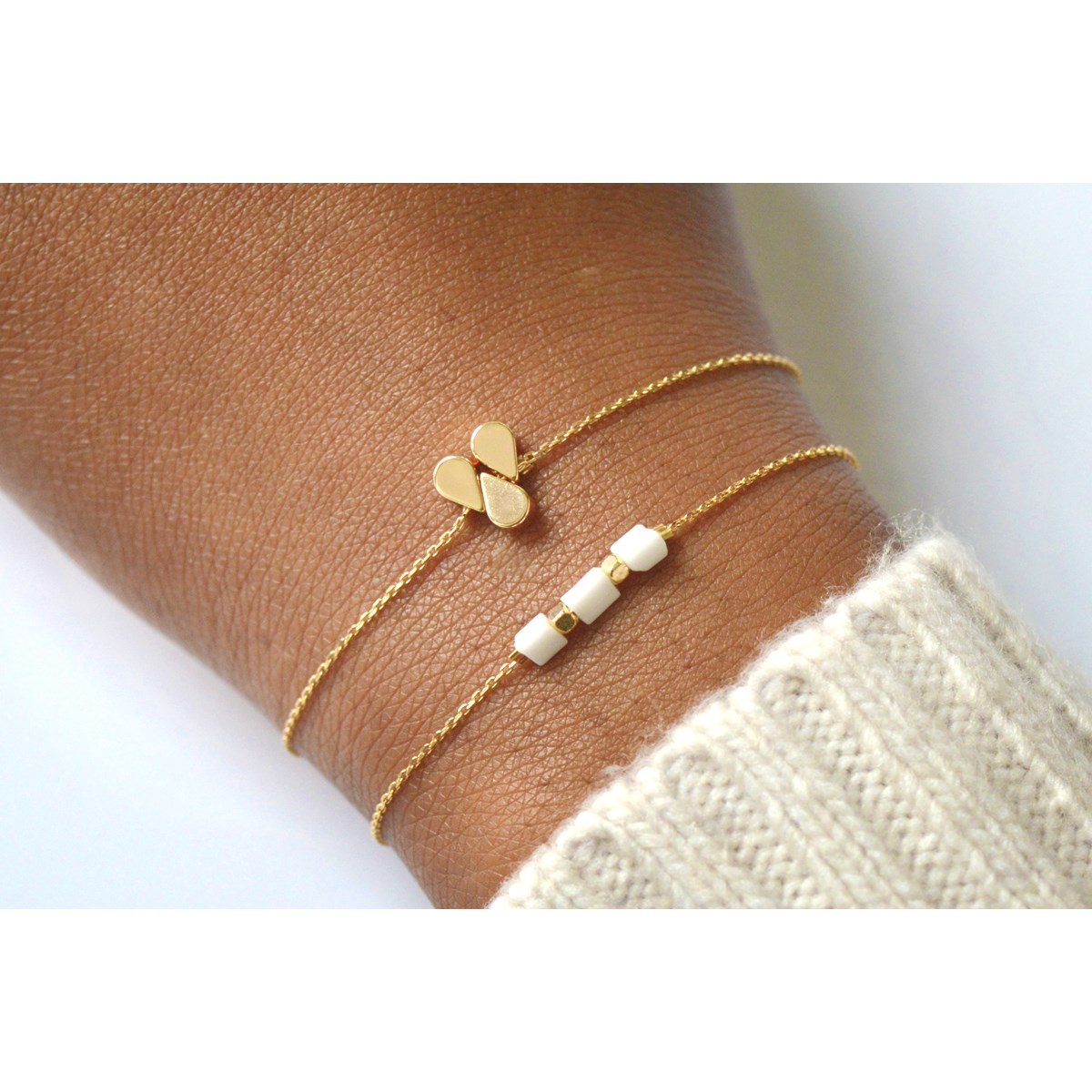 Bracelet souple  petites  perles gouttes  -Doré à l'or fin