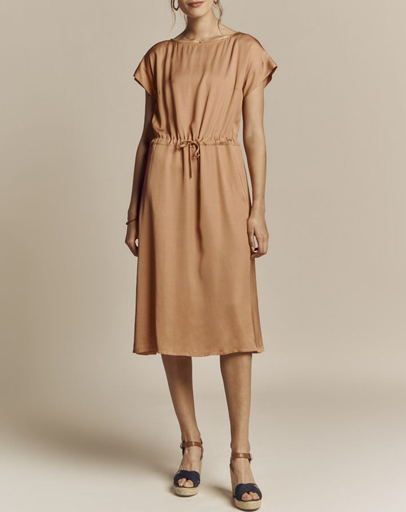 Devernois Robe Rivelyn ample et fluide taupe