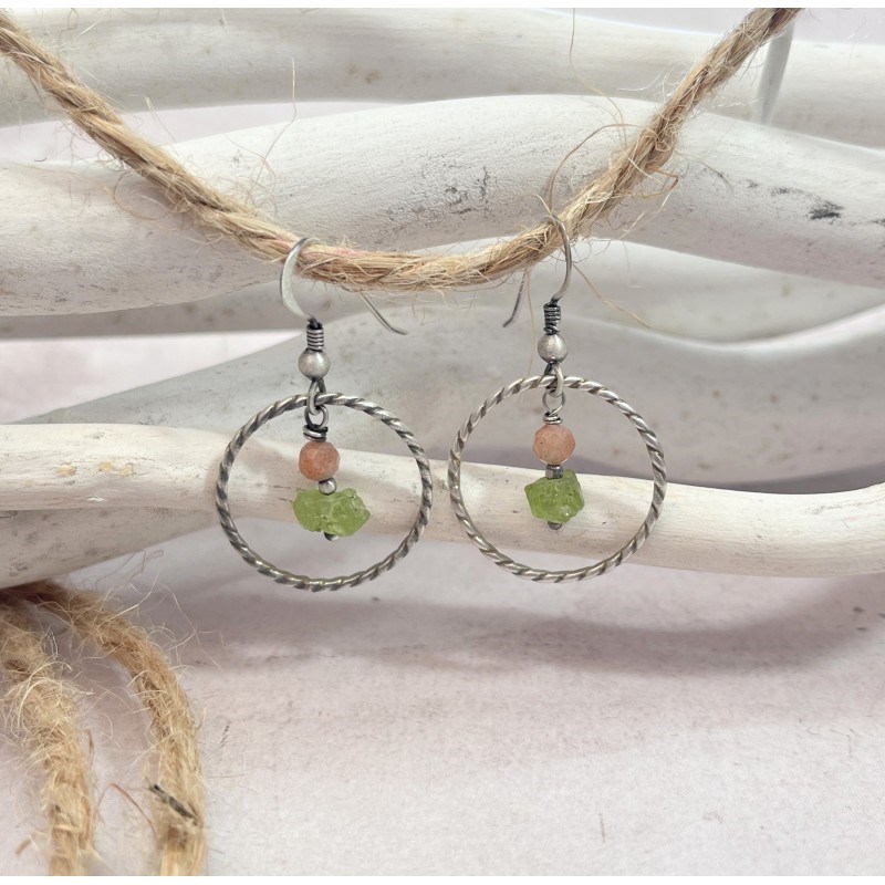 Boucles d'Oreilles Ethniques Pierre de Soleil et Péridot Argent 925