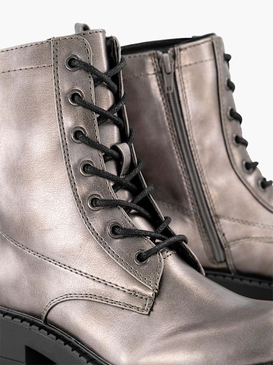 Claudia Ghizzani Veterboot