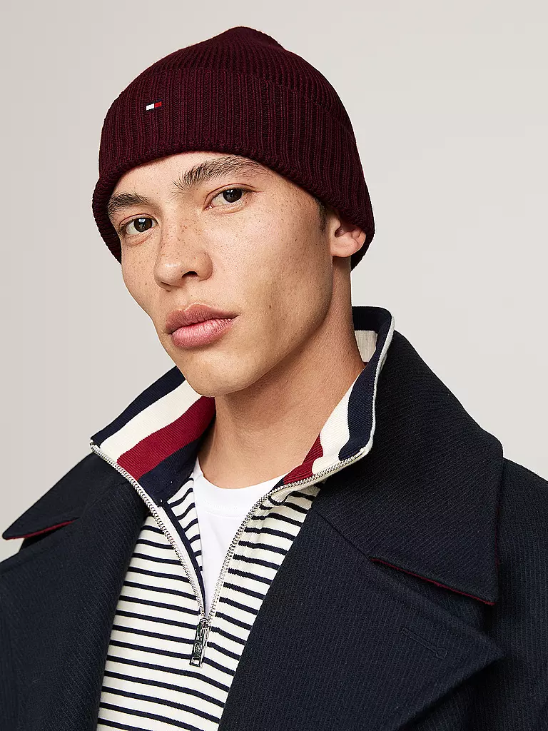 TOMMY HILFIGER Mütze - Haube dunkelrot